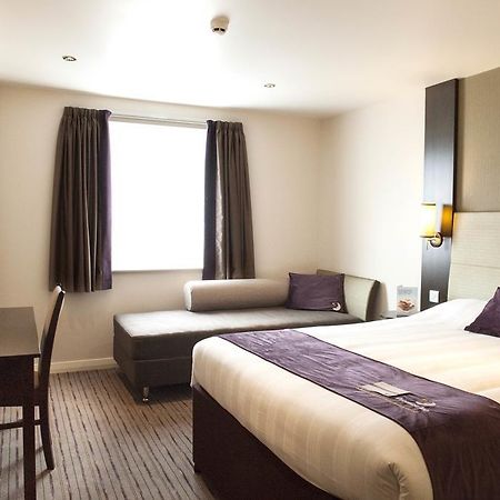 Premier Inn Glasgow Braehead Extérieur photo