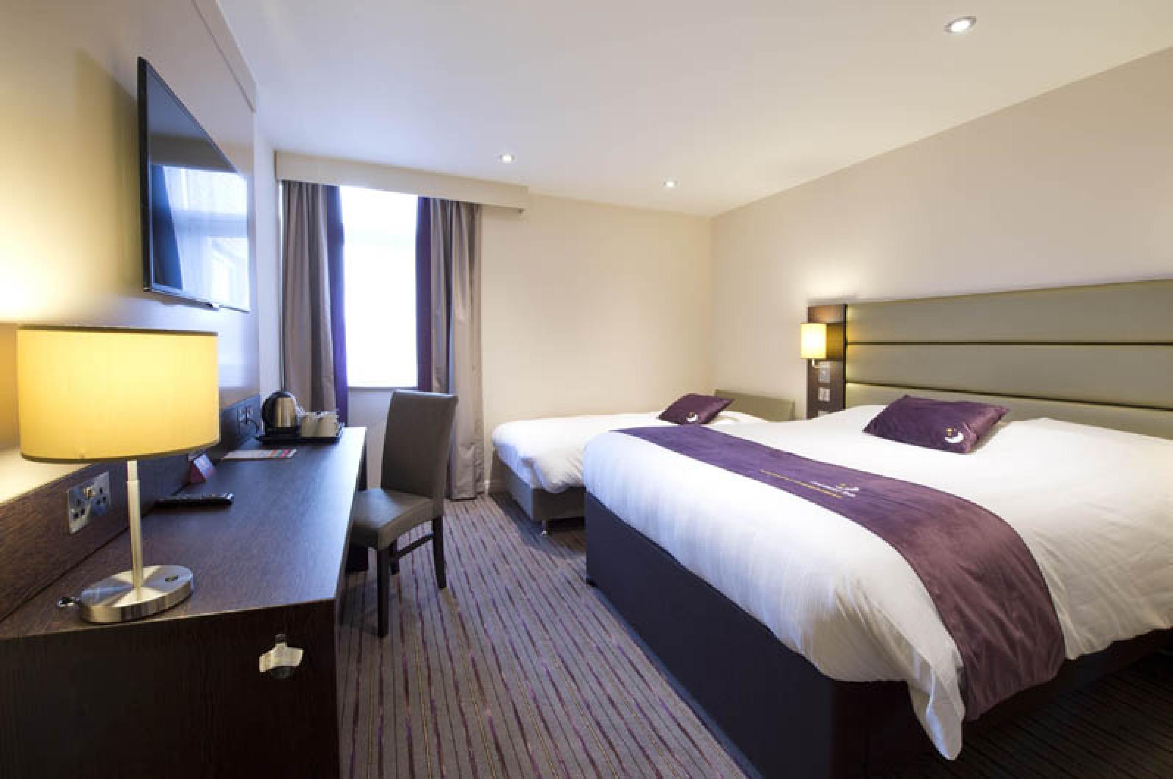 Premier Inn Glasgow Braehead Extérieur photo
