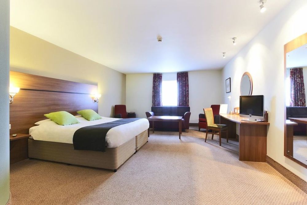 Premier Inn Glasgow Braehead Extérieur photo