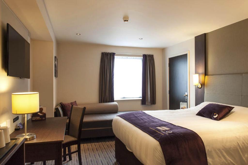 Premier Inn Glasgow Braehead Extérieur photo