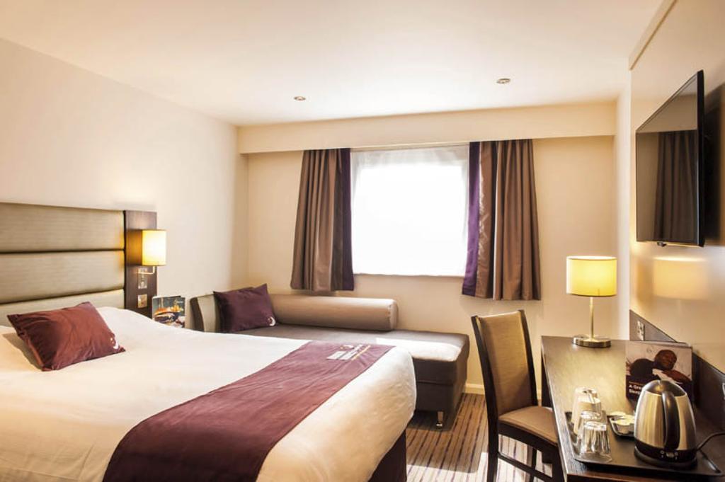 Premier Inn Glasgow Braehead Extérieur photo