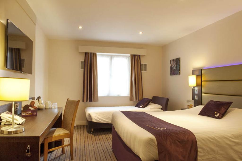 Premier Inn Glasgow Braehead Extérieur photo