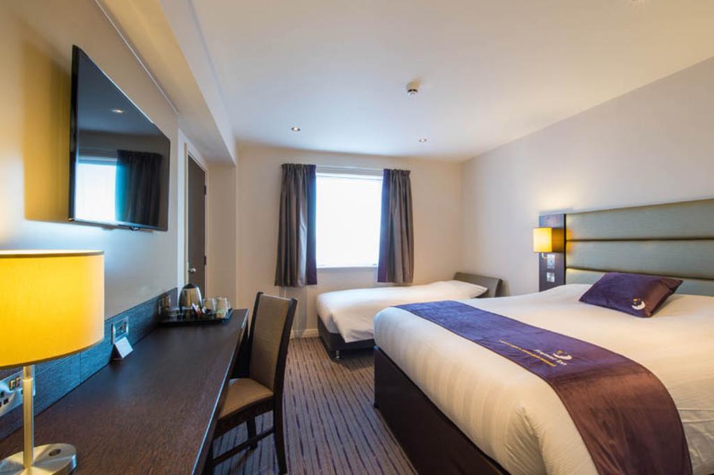 Premier Inn Glasgow Braehead Extérieur photo