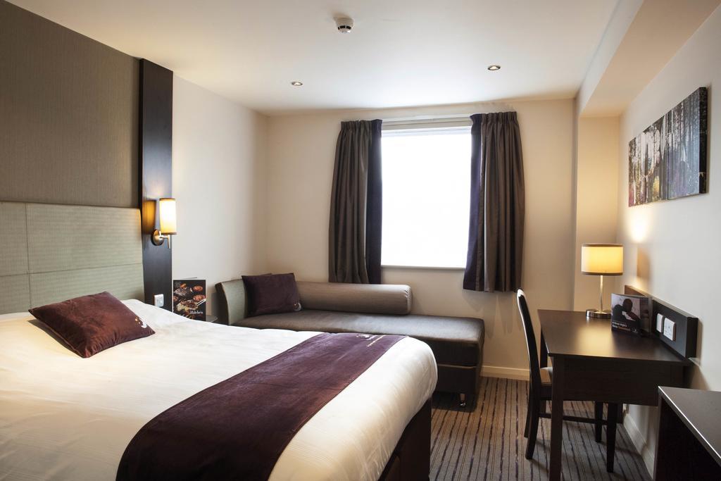 Premier Inn Glasgow Braehead Extérieur photo