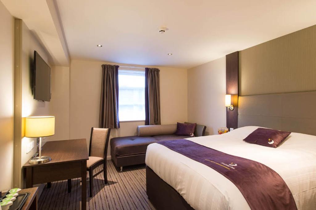 Premier Inn Glasgow Braehead Extérieur photo