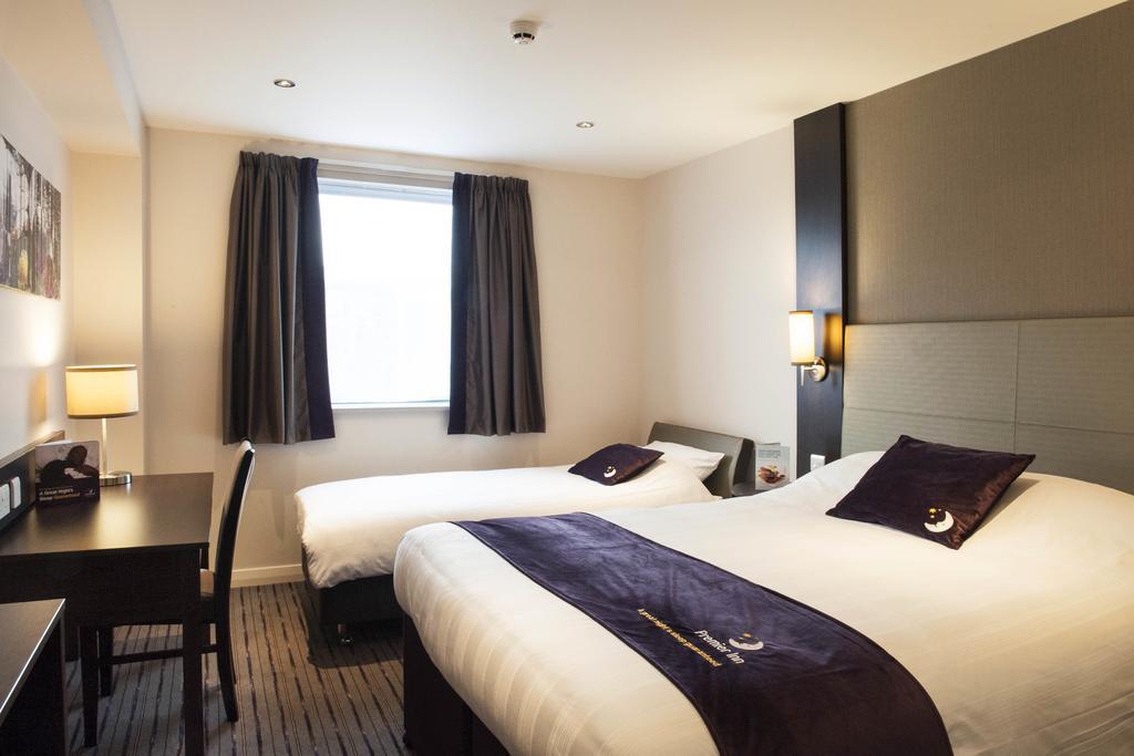 Premier Inn Glasgow Braehead Extérieur photo