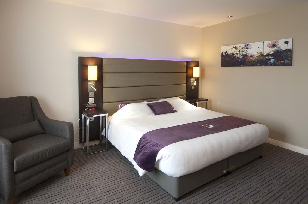 Premier Inn Glasgow Braehead Extérieur photo