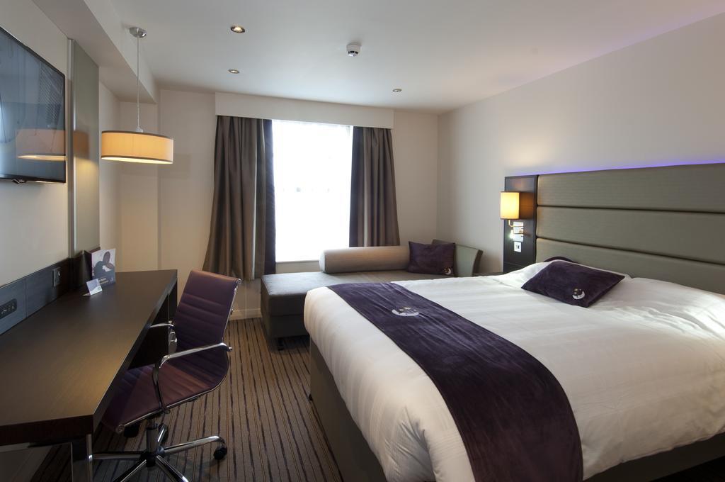 Premier Inn Glasgow Braehead Extérieur photo
