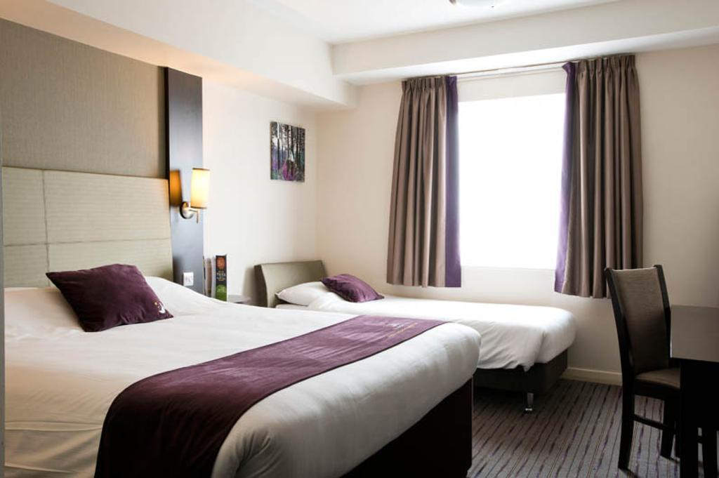Premier Inn Glasgow Braehead Extérieur photo